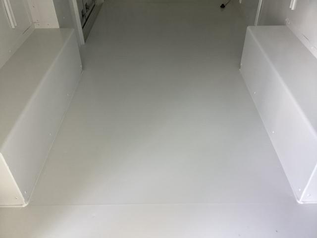 レジアスエースバン 　５型　低温強化バン　ＤＥＮＳＯ製―２２℃冷凍機　４ＷＤ　寒冷地仕様　ミラー型バックモニター　純正セキュリティ　ビルトインＥＴＣ　イージークローザー　電動格納ミラー　キーレス　レベライザー（43枚目）