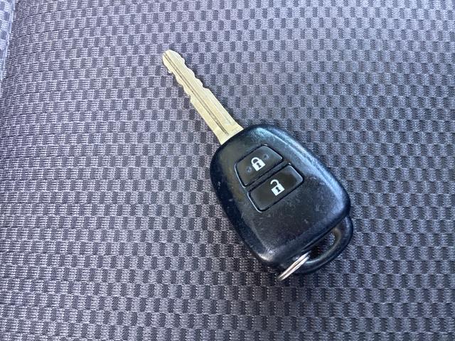 レジアスエースバン 　５型　低温強化バン　ＤＥＮＳＯ製―２２℃冷凍機　４ＷＤ　寒冷地仕様　ミラー型バックモニター　純正セキュリティ　ビルトインＥＴＣ　イージークローザー　電動格納ミラー　キーレス　レベライザー（44枚目）