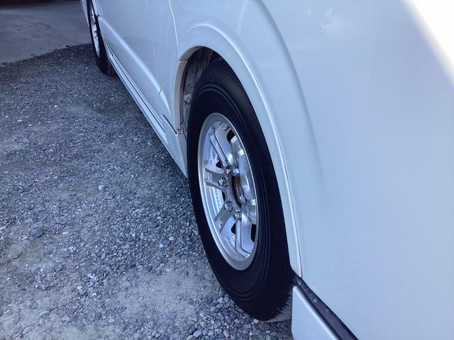 ハイエースバン スーパーＧＬ　ダークプライムＩＩ　６型　社外エアロ４点　アルパインＢＩＧＸ　両側パワースライドドア　ワンオーナー　ローダウン　社外ウインカーミラー　クリアランスソナー　トヨタセーフティセンス　オーバーフェンダー　ＬＥＤフォグランプ（23枚目）