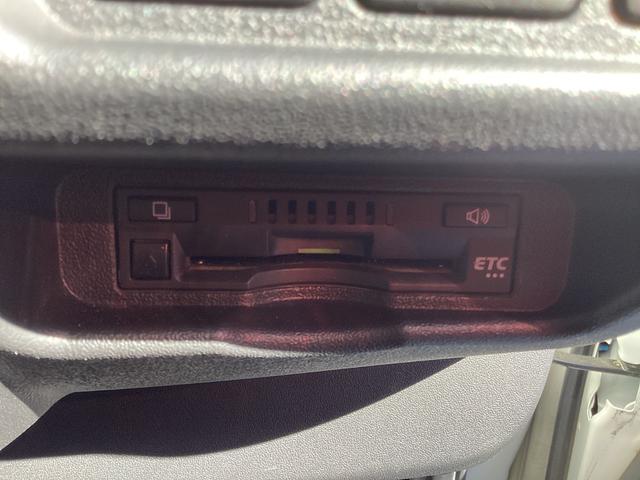 ハイエースバン スーパーＧＬ　ダークプライムＩＩ　６型　社外エアロ４点　アルパインＢＩＧＸ　両側パワースライドドア　ワンオーナー　ローダウン　社外ウインカーミラー　クリアランスソナー　トヨタセーフティセンス　オーバーフェンダー　ＬＥＤフォグランプ（31枚目）