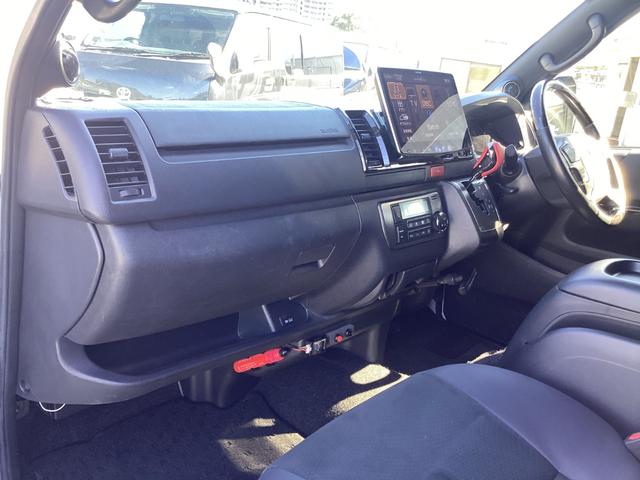 ハイエースバン スーパーＧＬ　ダークプライムＩＩ　６型　社外エアロ４点　アルパインＢＩＧＸ　両側パワースライドドア　ワンオーナー　ローダウン　社外ウインカーミラー　クリアランスソナー　トヨタセーフティセンス　オーバーフェンダー　ＬＥＤフォグランプ（49枚目）