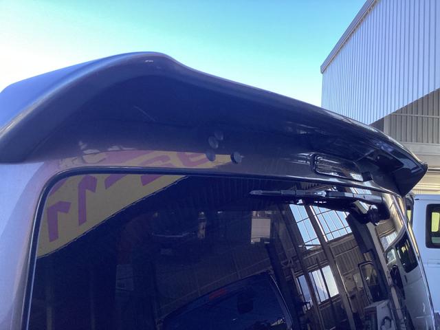 ハイエースバン ロングスーパーＧＬ　２型　新品タイミングベルト　ローダウン　社外フロントスポイラー　ルーフスポイラー　アルパインツイーター　バックカメラ　純正ＳＤナビ　ＥＴＣ　ダブルエアコン　レベライザー　１００Ｖ電源（9枚目）