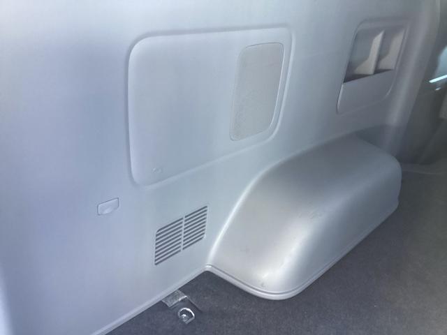 ハイエースバン ロングスーパーＧＬ　２型　新品タイミングベルト　ローダウン　社外フロントスポイラー　ルーフスポイラー　アルパインツイーター　バックカメラ　純正ＳＤナビ　ＥＴＣ　ダブルエアコン　レベライザー　１００Ｖ電源（42枚目）