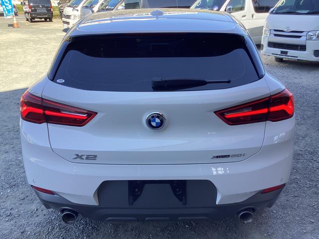 Ｘ２ ｘＤｒｉｖｅ　２０ｉ　ＭスポーツＸ　インテリジェンスセーフティ　パワーバックドア　アクティブクルーズコントロール　Ｍスポーツアルミホイール　クリアランスソナー　純正ＬＥＤプロジェクター　ステアリングスイッチ　ＬＥＤフォグランプ（4枚目）