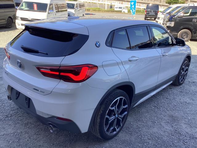 Ｘ２ ｘＤｒｉｖｅ　２０ｉ　ＭスポーツＸ　インテリジェンスセーフティ　パワーバックドア　アクティブクルーズコントロール　Ｍスポーツアルミホイール　クリアランスソナー　純正ＬＥＤプロジェクター　ステアリングスイッチ　ＬＥＤフォグランプ（5枚目）