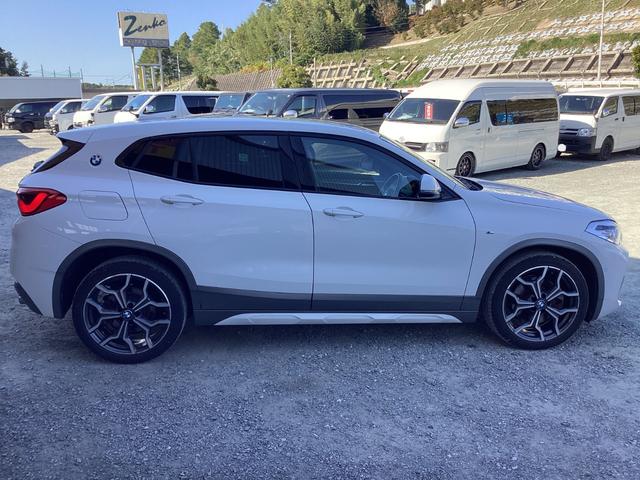 Ｘ２ ｘＤｒｉｖｅ　２０ｉ　ＭスポーツＸ　インテリジェンスセーフティ　パワーバックドア　アクティブクルーズコントロール　Ｍスポーツアルミホイール　クリアランスソナー　純正ＬＥＤプロジェクター　ステアリングスイッチ　ＬＥＤフォグランプ（6枚目）