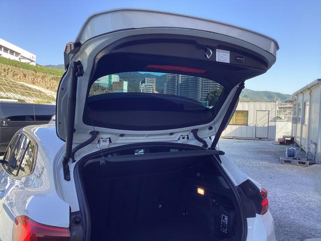 Ｘ２ ｘＤｒｉｖｅ　２０ｉ　ＭスポーツＸ　インテリジェンスセーフティ　パワーバックドア　アクティブクルーズコントロール　Ｍスポーツアルミホイール　クリアランスソナー　純正ＬＥＤプロジェクター　ステアリングスイッチ　ＬＥＤフォグランプ（10枚目）