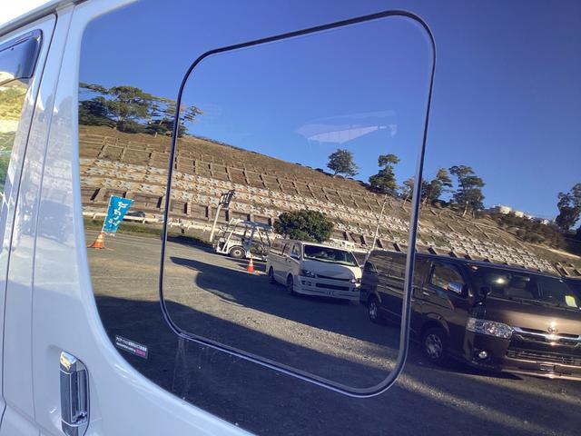 レジアスエースバン ロングスーパーＧＬ　４型後期　タイミングベルト交換渡し　純正ＬＥＤヘッドライト　プッシュスタート　リアスライドガラス小窓　ビルトインＥＴＣ　１００Ｖ電源　バックカメラ　ダブルエアコン　フルセグ視聴　イージークローザー（9枚目）