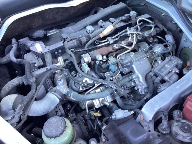 レジアスエースバン ロングスーパーＧＬ　４型後期　タイミングベルト交換渡し　純正ＬＥＤヘッドライト　プッシュスタート　リアスライドガラス小窓　ビルトインＥＴＣ　１００Ｖ電源　バックカメラ　ダブルエアコン　フルセグ視聴　イージークローザー（43枚目）