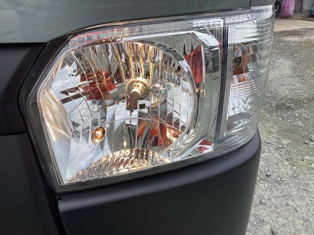 ハイエースバン ロングＤＸ　１型　アースカラーパッケージ仕様　ＴＲＤデイライト付きバンパーガード　４型フェイス　社外アルミホイール　新品フロア　リアスライドガラス小窓　ブラックグリル　新品シートカバー　純正ＳＤナビ（12枚目）