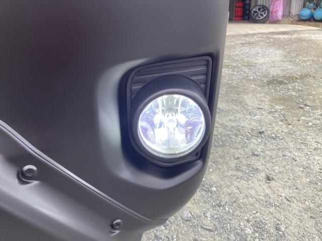 ハイエースバン ロングＤＸ　１型　アースカラーパッケージ仕様　ＴＲＤデイライト付きバンパーガード　４型フェイス　社外アルミホイール　新品フロア　リアスライドガラス小窓　ブラックグリル　新品シートカバー　純正ＳＤナビ（13枚目）