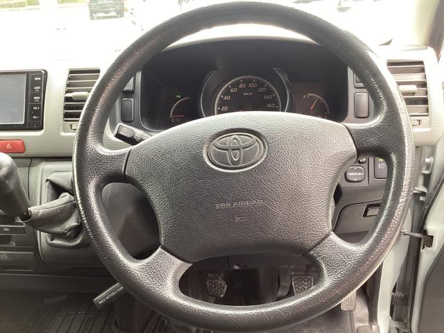 ハイエースバン ロングＤＸ　１型　アースカラーパッケージ仕様　ＴＲＤデイライト付きバンパーガード　４型フェイス　社外アルミホイール　新品フロア　リアスライドガラス小窓　ブラックグリル　新品シートカバー　純正ＳＤナビ（22枚目）