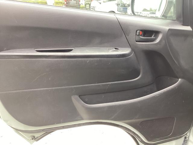 ハイエースバン ロングＤＸ　１型　アースカラーパッケージ仕様　ＴＲＤデイライト付きバンパーガード　４型フェイス　社外アルミホイール　新品フロア　リアスライドガラス小窓　ブラックグリル　新品シートカバー　純正ＳＤナビ（29枚目）