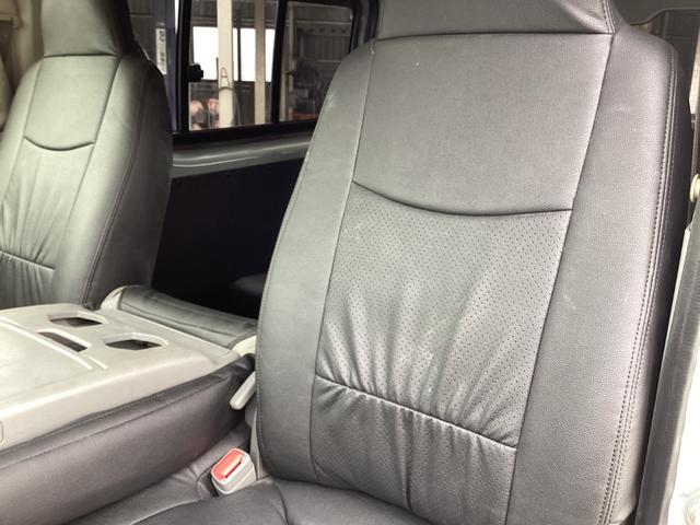 ハイエースバン ロングＤＸ　１型　アースカラーパッケージ仕様　ＴＲＤデイライト付きバンパーガード　４型フェイス　社外アルミホイール　新品フロア　リアスライドガラス小窓　ブラックグリル　新品シートカバー　純正ＳＤナビ（31枚目）