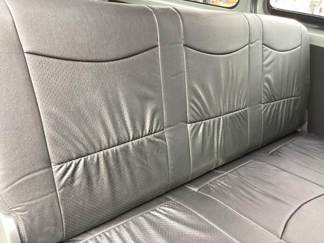 ハイエースバン ロングＤＸ　１型　アースカラーパッケージ仕様　ＴＲＤデイライト付きバンパーガード　４型フェイス　社外アルミホイール　新品フロア　リアスライドガラス小窓　ブラックグリル　新品シートカバー　純正ＳＤナビ（36枚目）