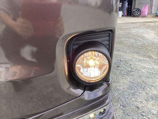 ハイエースバン スーパーＧＬ　５０ＴＨ　アニバーサリーリミテッド　５型　社外デイライト付きフロントスポイラー　両側パワースライドドア　トヨタセーフティセンス　カロッツェリアＳＤナビ　ドライブレコーダー　社外ウッドコンビハンドル　荷室ＣＦシート　助手席エアバック（12枚目）