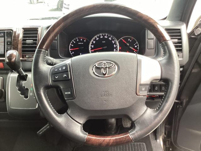 ハイエースバン スーパーＧＬ　５０ＴＨ　アニバーサリーリミテッド　５型　社外デイライト付きフロントスポイラー　両側パワースライドドア　トヨタセーフティセンス　カロッツェリアＳＤナビ　ドライブレコーダー　社外ウッドコンビハンドル　荷室ＣＦシート　助手席エアバック（23枚目）