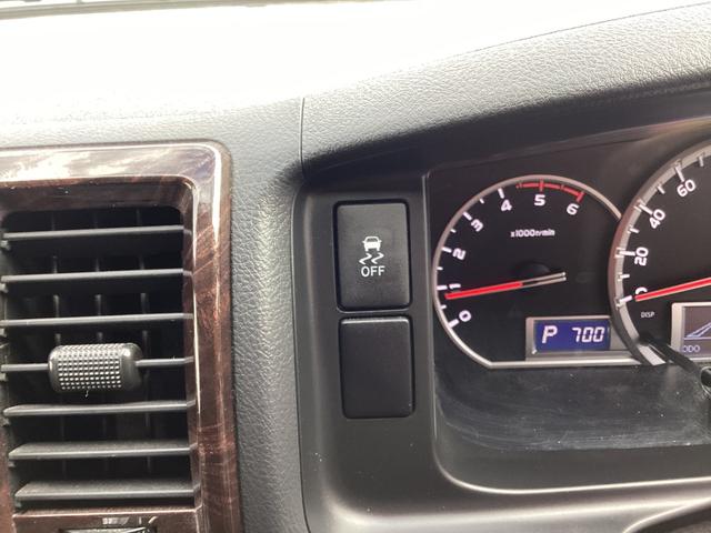 ハイエースバン スーパーＧＬ　５０ＴＨ　アニバーサリーリミテッド　５型　社外デイライト付きフロントスポイラー　両側パワースライドドア　トヨタセーフティセンス　カロッツェリアＳＤナビ　ドライブレコーダー　社外ウッドコンビハンドル　荷室ＣＦシート　助手席エアバック（26枚目）