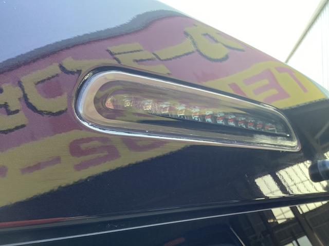 レジアスエースバン スーパーＧＬ　ダークプライム　４型　社外アルミホイール　バットフェイスボンネット　コートテクトガラス　ローダウン　ＬＥＤデイライト付きバンパーガード　フリップダウンモニター　社外テールランプ　ＬＥＤフォグランプ　ハンガーバー（9枚目）