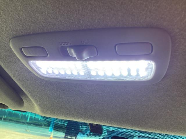 レジアスエースバン スーパーＧＬ　ダークプライム　４型　社外アルミホイール　バットフェイスボンネット　コートテクトガラス　ローダウン　ＬＥＤデイライト付きバンパーガード　フリップダウンモニター　社外テールランプ　ＬＥＤフォグランプ　ハンガーバー（33枚目）