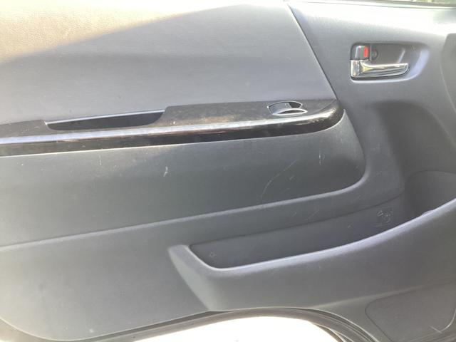 レジアスエースバン スーパーＧＬ　ダークプライム　４型　社外アルミホイール　バットフェイスボンネット　コートテクトガラス　ローダウン　ＬＥＤデイライト付きバンパーガード　フリップダウンモニター　社外テールランプ　ＬＥＤフォグランプ　ハンガーバー（36枚目）