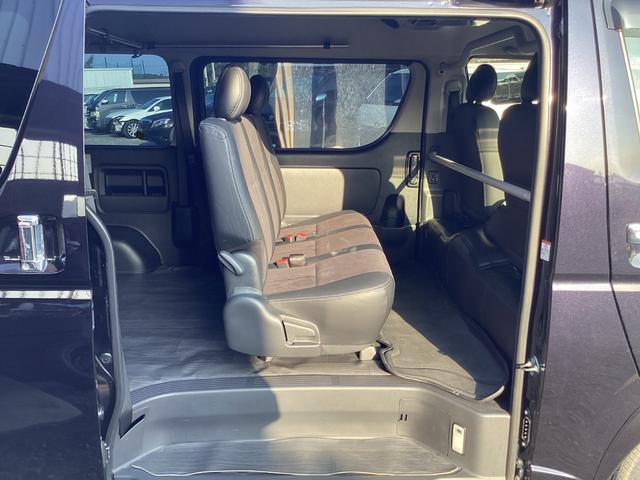 レジアスエースバン スーパーＧＬ　ダークプライム　４型　社外アルミホイール　バットフェイスボンネット　コートテクトガラス　ローダウン　ＬＥＤデイライト付きバンパーガード　フリップダウンモニター　社外テールランプ　ＬＥＤフォグランプ　ハンガーバー（45枚目）