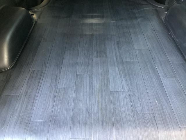 レジアスエースバン スーパーＧＬ　ダークプライム　４型　社外アルミホイール　バットフェイスボンネット　コートテクトガラス　ローダウン　ＬＥＤデイライト付きバンパーガード　フリップダウンモニター　社外テールランプ　ＬＥＤフォグランプ　ハンガーバー（52枚目）