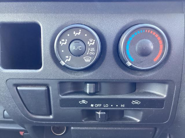 ハイエースバン 　３型後期　中温冷凍バン　ＤＥＮＳＯ製－７℃冷凍機　ＧＬパッケージ仕様　バックカメラ　メッキ電動格納ミラー　タイミングベルト交換済み　同色バンパー　ＥＴＣ　キーレス　レベライザー（23枚目）