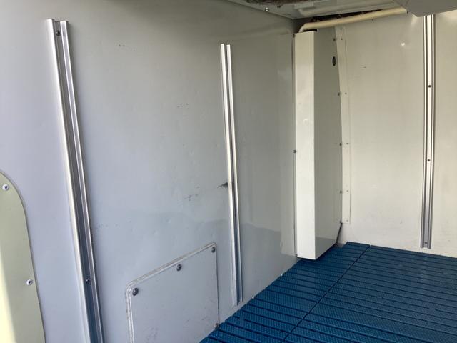 ハイエースバン 　３型後期　中温冷凍バン　ＤＥＮＳＯ製－７℃冷凍機　ＧＬパッケージ仕様　バックカメラ　メッキ電動格納ミラー　タイミングベルト交換済み　同色バンパー　ＥＴＣ　キーレス　レベライザー（33枚目）