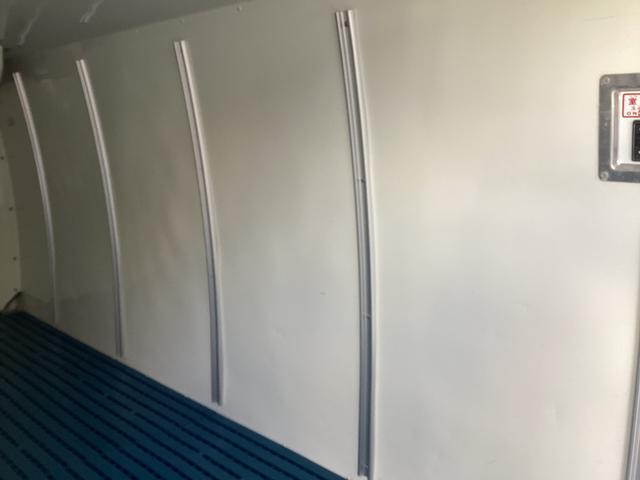 ハイエースバン 　３型後期　中温冷凍バン　ＤＥＮＳＯ製－７℃冷凍機　ＧＬパッケージ仕様　バックカメラ　メッキ電動格納ミラー　タイミングベルト交換済み　同色バンパー　ＥＴＣ　キーレス　レベライザー（39枚目）