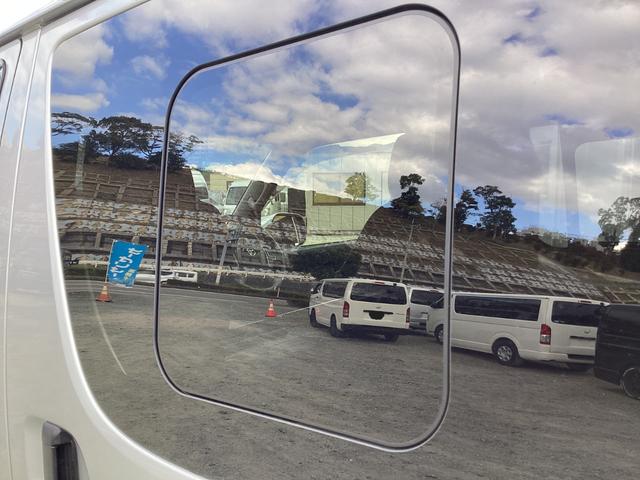 ハイエースバン ロングＤＸ　６型　ＧＬパッケージ仕様　クリアランスソナー　トヨタセーフティセンス　リアスライドガラス小窓　ドライブレコーダー　カロッツェリアＳＤナビ　純正セキュリティ　内張レザー変更　ビルトインＥＴＣ　キーレス（10枚目）