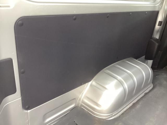 ハイエースバン ロングＤＸ　６型　ＧＬパッケージ仕様　クリアランスソナー　トヨタセーフティセンス　リアスライドガラス小窓　ドライブレコーダー　カロッツェリアＳＤナビ　純正セキュリティ　内張レザー変更　ビルトインＥＴＣ　キーレス（43枚目）