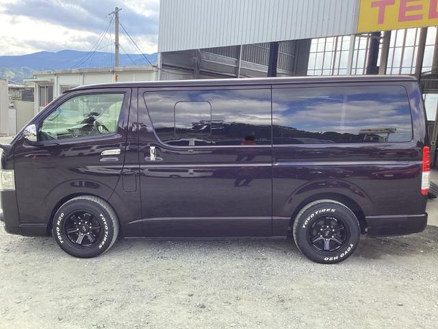 ハイエースバン スーパーＧＬ　ダークプライム　４型後期　社外アルミホイール　ＬＥＤイエローフォグランプ　ビルトインＥＴＣ２．０　リアスライドガラス小窓　タイミングベルト交換済み　純正ＬＥＤヘッドライト　プッシュスタート　１００Ｖ電源（2枚目）