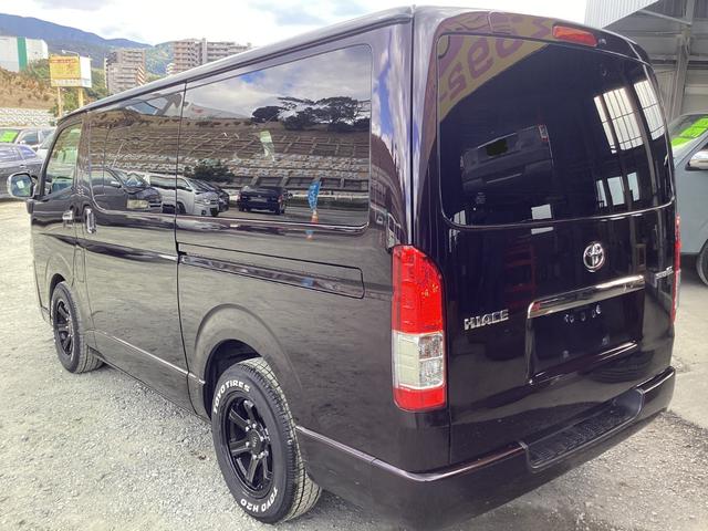 ハイエースバン スーパーＧＬ　ダークプライム　４型後期　社外アルミホイール　ＬＥＤイエローフォグランプ　ビルトインＥＴＣ２．０　リアスライドガラス小窓　タイミングベルト交換済み　純正ＬＥＤヘッドライト　プッシュスタート　１００Ｖ電源（3枚目）