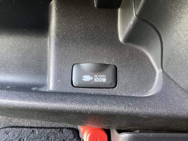 ハイエースバン スーパーＧＬ　ダークプライム　４型後期　社外アルミホイール　ＬＥＤイエローフォグランプ　ビルトインＥＴＣ２．０　リアスライドガラス小窓　タイミングベルト交換済み　純正ＬＥＤヘッドライト　プッシュスタート　１００Ｖ電源（29枚目）