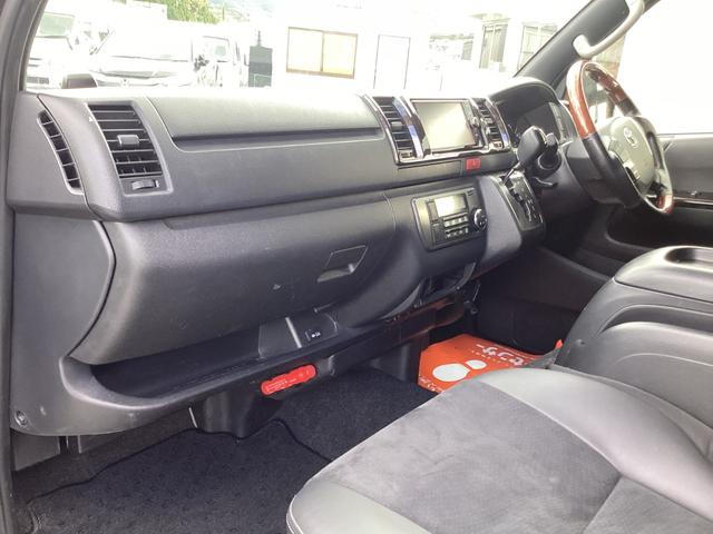 ハイエースバン スーパーＧＬ　ダークプライム　４型後期　社外アルミホイール　ＬＥＤイエローフォグランプ　ビルトインＥＴＣ２．０　リアスライドガラス小窓　タイミングベルト交換済み　純正ＬＥＤヘッドライト　プッシュスタート　１００Ｖ電源（31枚目）