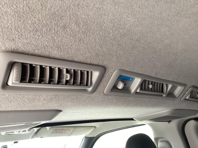 ハイエースバン スーパーＧＬ　ダークプライム　４型後期　社外アルミホイール　ＬＥＤイエローフォグランプ　ビルトインＥＴＣ２．０　リアスライドガラス小窓　タイミングベルト交換済み　純正ＬＥＤヘッドライト　プッシュスタート　１００Ｖ電源（35枚目）