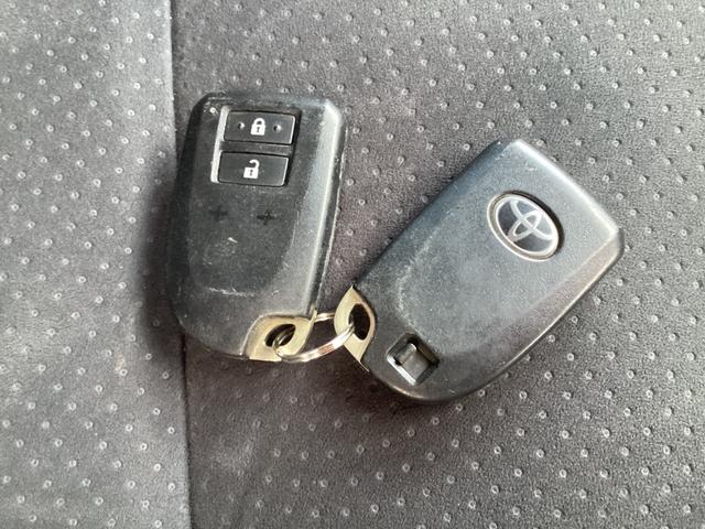 ハイエースバン スーパーＧＬ　ダークプライム　４型後期　社外アルミホイール　ＬＥＤイエローフォグランプ　ビルトインＥＴＣ２．０　リアスライドガラス小窓　タイミングベルト交換済み　純正ＬＥＤヘッドライト　プッシュスタート　１００Ｖ電源（43枚目）