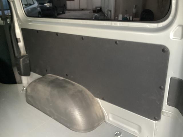 ハイエースバン ロングＤＸ　ＧＬパッケージ　６型後期　デジタルインナーミラー型ドラレコ前後　ワンオーナー　フロアパネル　トヨタセーフティセンス　内張レザー変更　ビルトインＥＴＣ　バックカメラ　純正セキュリティ　ブラックグリル　キーレス（46枚目）