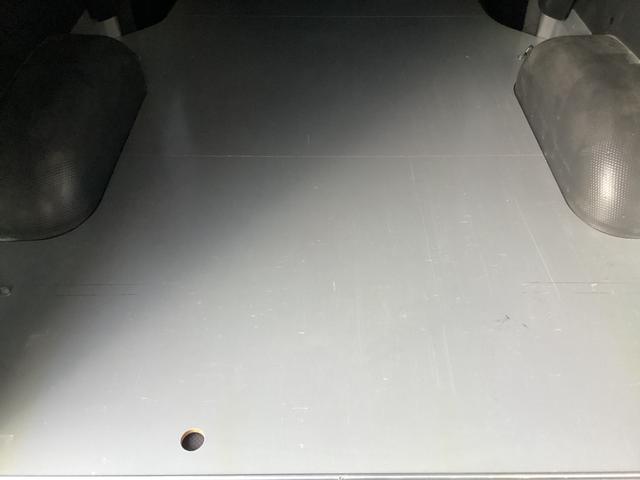 ハイエースバン ロングＤＸ　ＧＬパッケージ　６型後期　デジタルインナーミラー型ドラレコ前後　ワンオーナー　フロアパネル　トヨタセーフティセンス　内張レザー変更　ビルトインＥＴＣ　バックカメラ　純正セキュリティ　ブラックグリル　キーレス（47枚目）