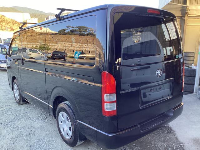 レジアスエースバン ロングＤＸ　４型　ワンオーナー　ＧＬパッケージ仕様　ミラー型バックモニター　ルーフキャリア　リアスライドガラス小窓　助手席エアバック　１００Ｖ電源　ビルトインＥＴＣ　内張レザー変更　ストラーダＨＤＤナビ　キーレス（3枚目）