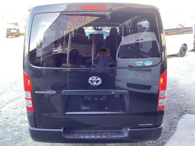 レジアスエースバン ロングＤＸ　４型　ワンオーナー　ＧＬパッケージ仕様　ミラー型バックモニター　ルーフキャリア　リアスライドガラス小窓　助手席エアバック　１００Ｖ電源　ビルトインＥＴＣ　内張レザー変更　ストラーダＨＤＤナビ　キーレス（4枚目）