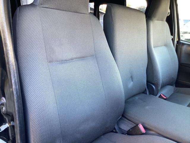 レジアスエースバン ロングＤＸ　４型　ワンオーナー　ＧＬパッケージ仕様　ミラー型バックモニター　ルーフキャリア　リアスライドガラス小窓　助手席エアバック　１００Ｖ電源　ビルトインＥＴＣ　内張レザー変更　ストラーダＨＤＤナビ　キーレス（18枚目）