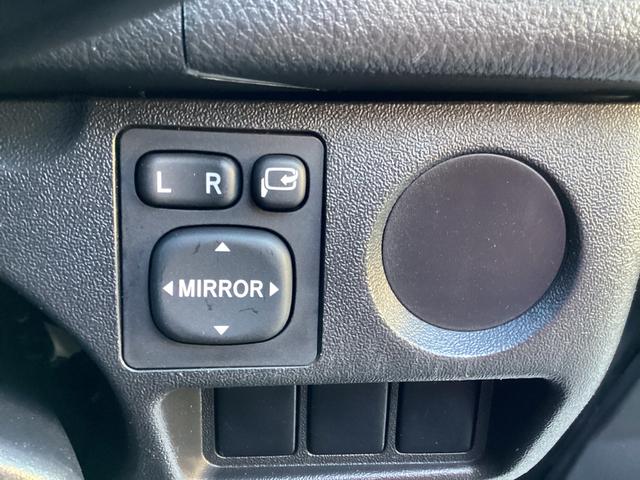 レジアスエースバン ロングＤＸ　４型　ワンオーナー　ＧＬパッケージ仕様　ミラー型バックモニター　ルーフキャリア　リアスライドガラス小窓　助手席エアバック　１００Ｖ電源　ビルトインＥＴＣ　内張レザー変更　ストラーダＨＤＤナビ　キーレス（19枚目）