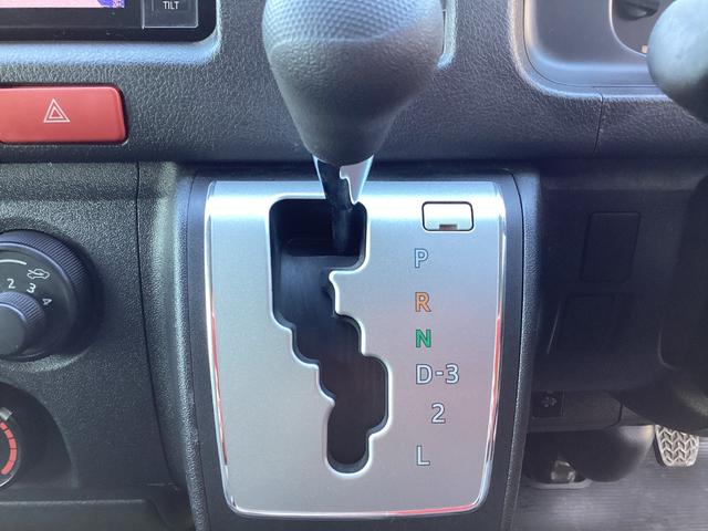 レジアスエースバン ロングＤＸ　４型　ワンオーナー　ＧＬパッケージ仕様　ミラー型バックモニター　ルーフキャリア　リアスライドガラス小窓　助手席エアバック　１００Ｖ電源　ビルトインＥＴＣ　内張レザー変更　ストラーダＨＤＤナビ　キーレス（24枚目）