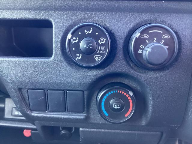 レジアスエースバン ロングＤＸ　４型　ワンオーナー　ＧＬパッケージ仕様　ミラー型バックモニター　ルーフキャリア　リアスライドガラス小窓　助手席エアバック　１００Ｖ電源　ビルトインＥＴＣ　内張レザー変更　ストラーダＨＤＤナビ　キーレス（25枚目）