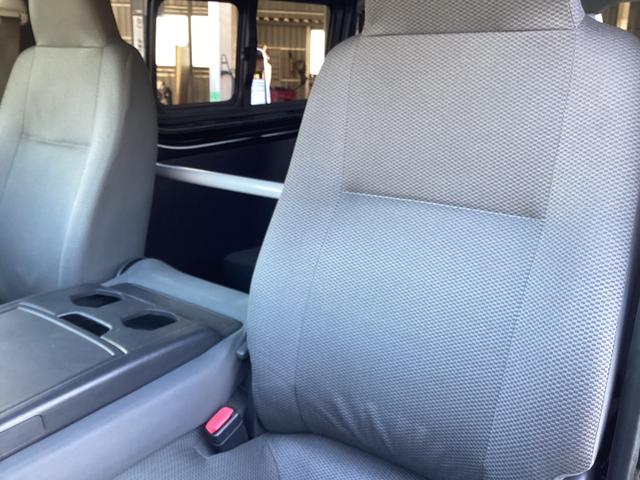 レジアスエースバン ロングＤＸ　４型　ワンオーナー　ＧＬパッケージ仕様　ミラー型バックモニター　ルーフキャリア　リアスライドガラス小窓　助手席エアバック　１００Ｖ電源　ビルトインＥＴＣ　内張レザー変更　ストラーダＨＤＤナビ　キーレス（34枚目）