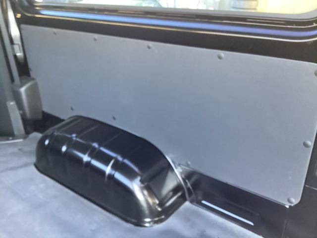 レジアスエースバン ロングＤＸ　４型　ワンオーナー　ＧＬパッケージ仕様　ミラー型バックモニター　ルーフキャリア　リアスライドガラス小窓　助手席エアバック　１００Ｖ電源　ビルトインＥＴＣ　内張レザー変更　ストラーダＨＤＤナビ　キーレス（42枚目）