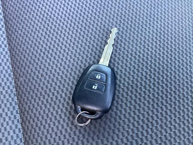 レジアスエースバン ロングＤＸ　４型　ワンオーナー　ＧＬパッケージ仕様　ミラー型バックモニター　ルーフキャリア　リアスライドガラス小窓　助手席エアバック　１００Ｖ電源　ビルトインＥＴＣ　内張レザー変更　ストラーダＨＤＤナビ　キーレス（44枚目）