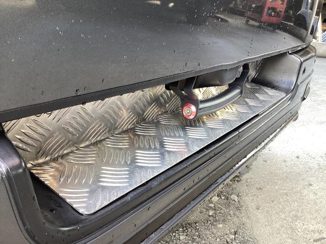 ハイエースバン スーパーGL ダークプライムII 6型 TRDエアロ4点 アルパインBIGXフローティングナビ TRDスポーツシート パノラミックビュー クリアランスソナー トヨタセーフティセンス ベッドキット ドライブレコーダー前後(10枚目)